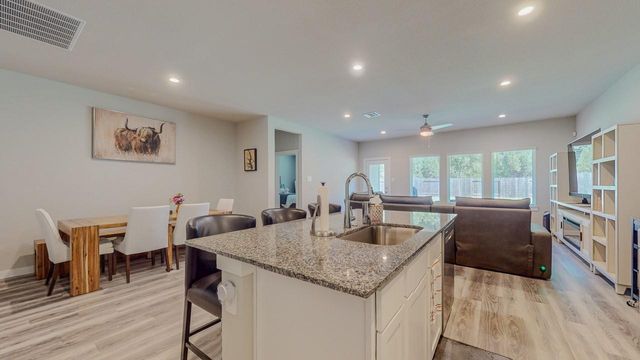 6690 Highpoint Avenue, Beaumont, TX 77708