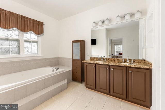 444 GENTLE BREEZE CIR, Fredericksburg, VA 22406