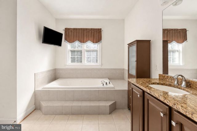 444 GENTLE BREEZE CIR, Fredericksburg, VA 22406
