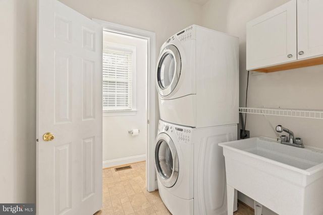 444 GENTLE BREEZE CIR, Fredericksburg, VA 22406