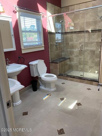 327 Roosevelt Avenue, Oakhurst, NJ 07755