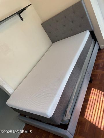 327 Roosevelt Avenue, Oakhurst, NJ 07755