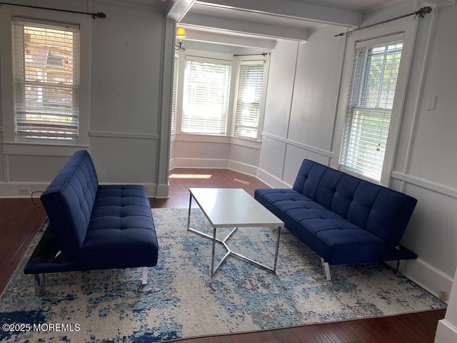 327 Roosevelt Avenue, Oakhurst, NJ 07755