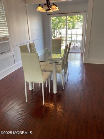 327 Roosevelt Avenue, Oakhurst, NJ 07755