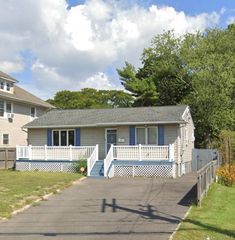 149 Little East Neck Road S, Babylon, NY 11702