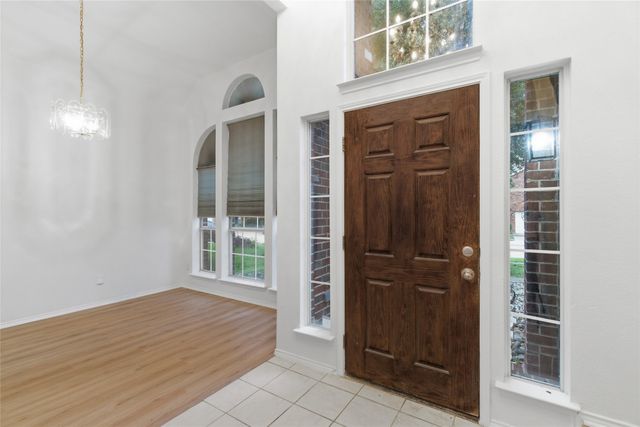 12917 Honey Locust Circle, Fort Worth, TX 76040