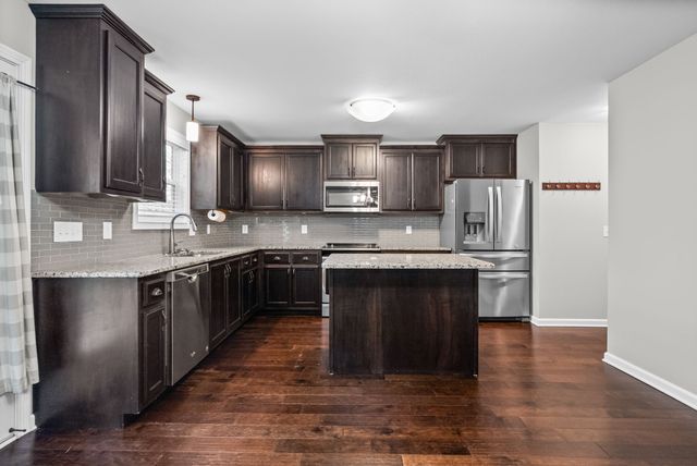 1217 Gentry Dr, Clarksville, TN 37043