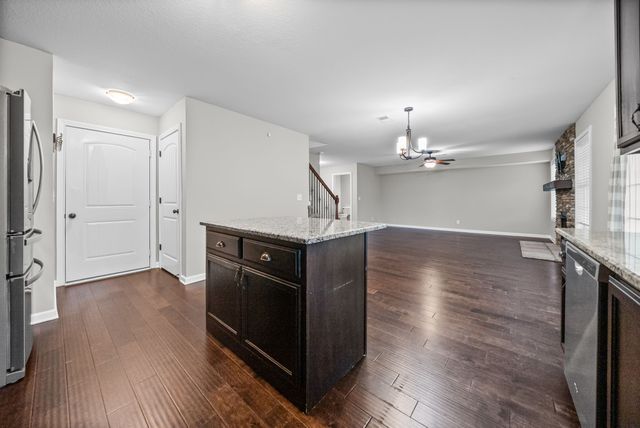 1217 Gentry Dr, Clarksville, TN 37043