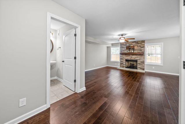 1217 Gentry Dr, Clarksville, TN 37043