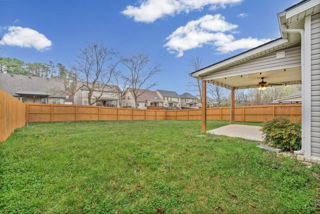 1217 Gentry Dr, Clarksville, TN 37043