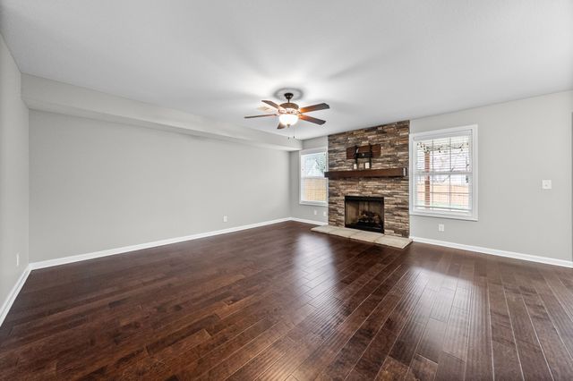 1217 Gentry Dr, Clarksville, TN 37043