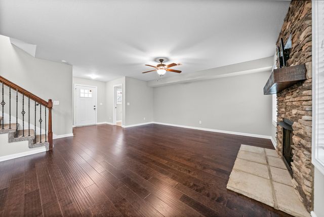 1217 Gentry Dr, Clarksville, TN 37043