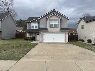 1217 Gentry Dr, Clarksville, TN 37043