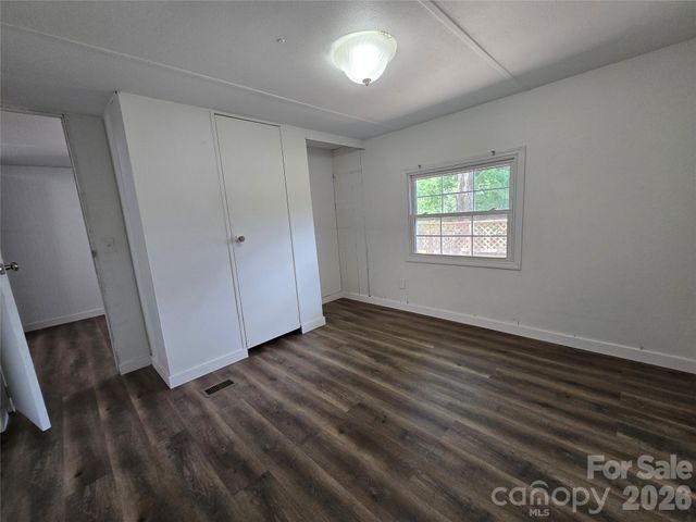 63 Sunnybrook Lane, Fletcher, NC 28732