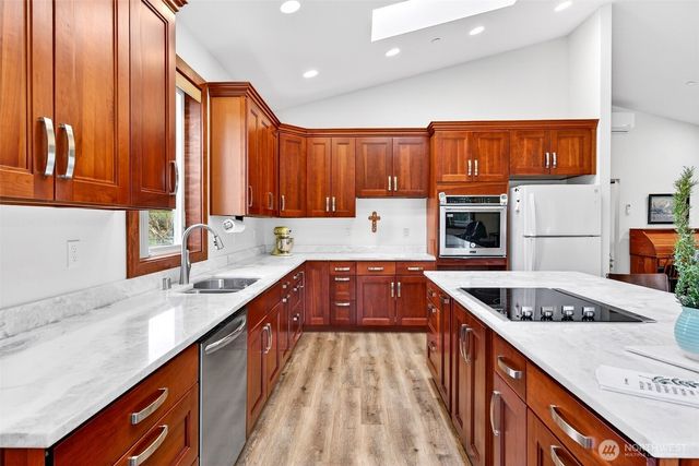 25218 SE 240th Street, Maple Valley, WA 98038