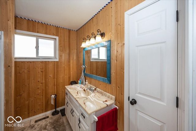 657 W Brookville Road, Fountaintown, IN 46130