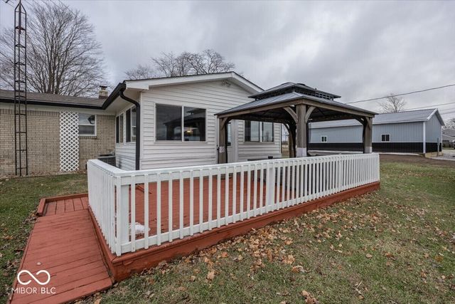 657 W Brookville Road, Fountaintown, IN 46130