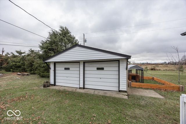 657 W Brookville Road, Fountaintown, IN 46130