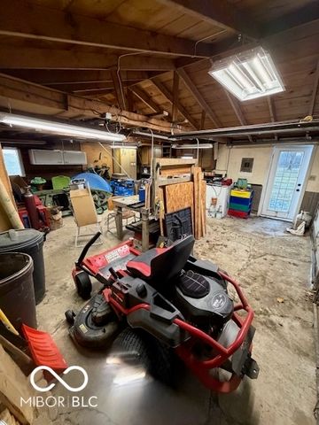 657 W Brookville Road, Fountaintown, IN 46130