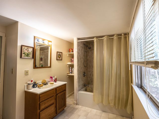 5 Twin Oaks Road, Sutton, NH 03221
