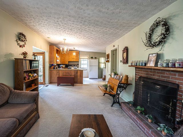 5 Twin Oaks Road, Sutton, NH 03221