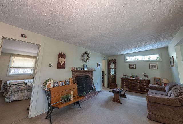 5 Twin Oaks Road, Sutton, NH 03221