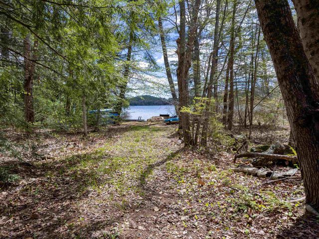 5 Twin Oaks Road, Sutton, NH 03221