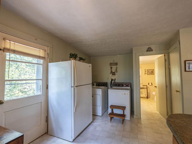 5 Twin Oaks Road, Sutton, NH 03221