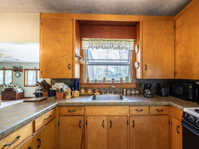 5 Twin Oaks Road, Sutton, NH 03221