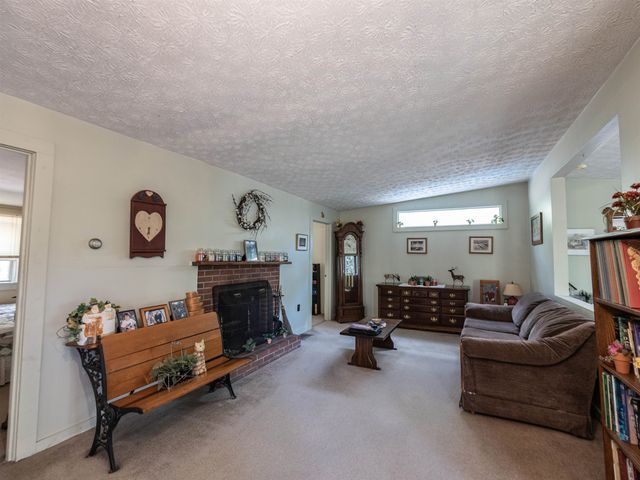 5 Twin Oaks Road, Sutton, NH 03221