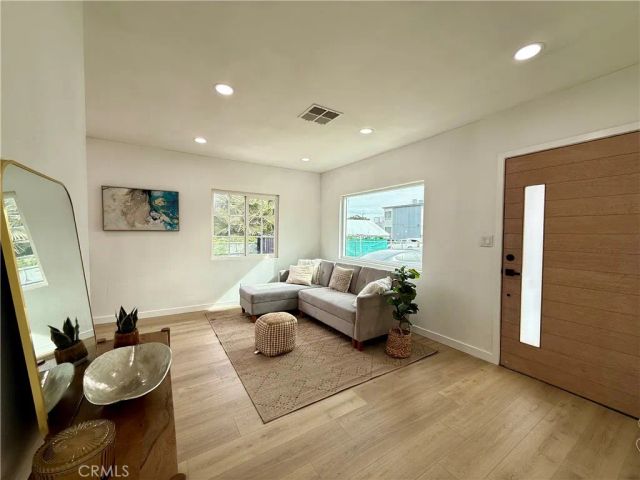 1327 W 97th Street, Los Angeles, CA 90044