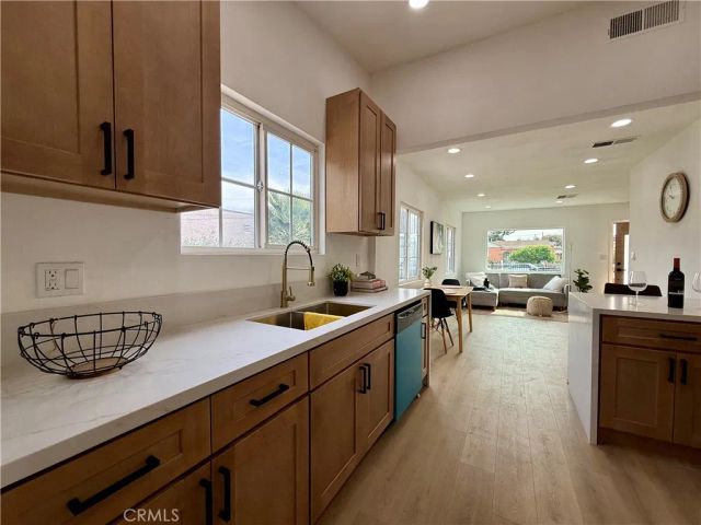 1327 W 97th Street, Los Angeles, CA 90044