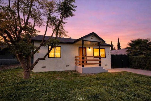 1327 W 97th Street, Los Angeles, CA 90044