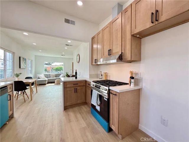 1327 W 97th Street, Los Angeles, CA 90044