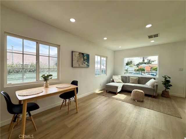 1327 W 97th Street, Los Angeles, CA 90044