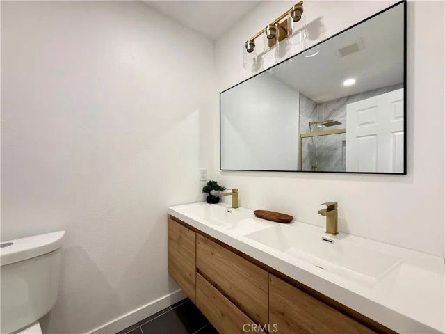 1327 W 97th Street, Los Angeles, CA 90044