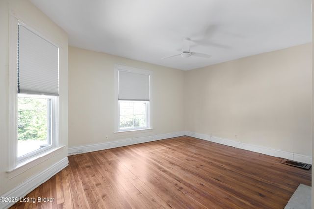 202 Crescent Ct, Louisville, KY 40206