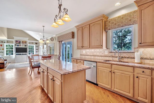 7 ANDERSON LN, Robbinsville, NJ 08691