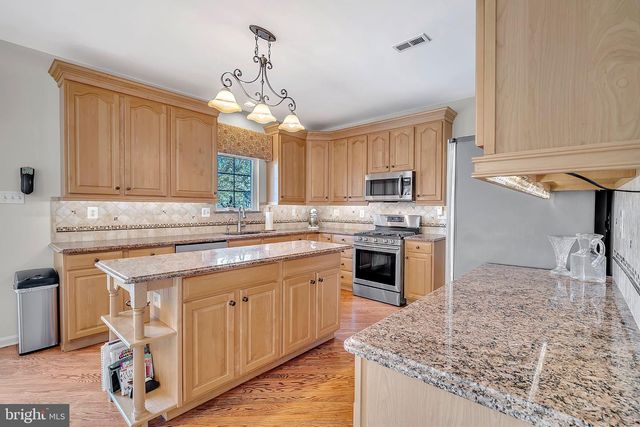 7 ANDERSON LN, Robbinsville, NJ 08691