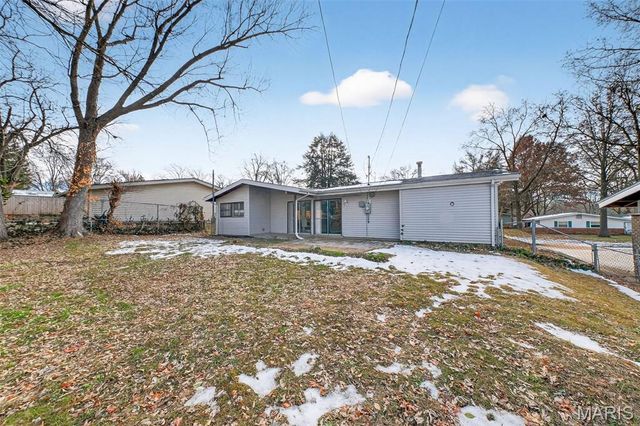 3135 Durwood Drive, Florissant, MO 63033