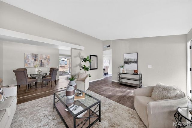 3135 Durwood Drive, Florissant, MO 63033