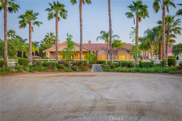 30550 Stein Way, Hemet, CA 92543