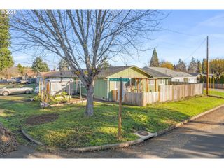 3577 CONCORD St, Eugene, OR 97402