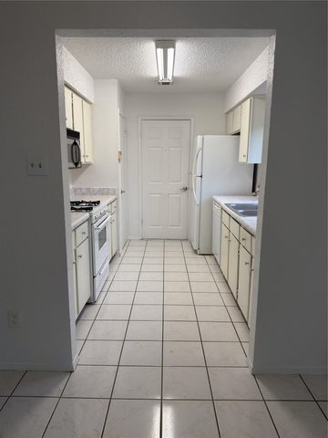 5601 Porsche LN, Austin, TX 78749