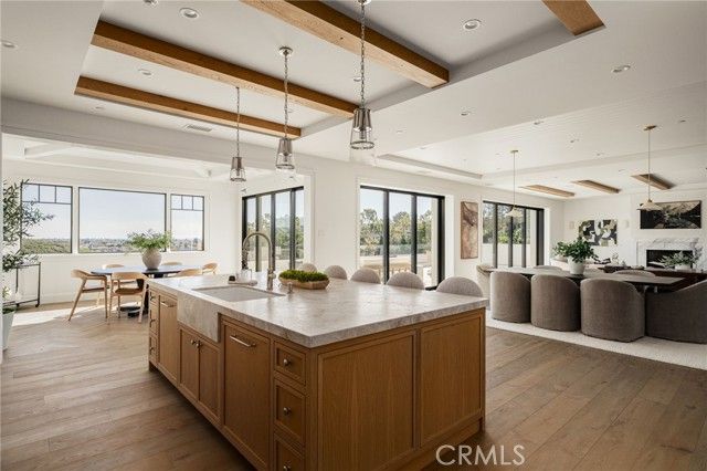 702 Saint James Place, Newport Beach, CA 92663