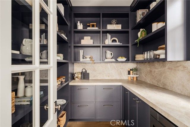 702 Saint James Place, Newport Beach, CA 92663