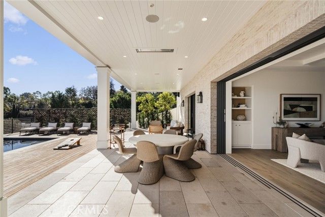 702 Saint James Place, Newport Beach, CA 92663