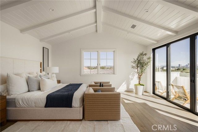 702 Saint James Place, Newport Beach, CA 92663