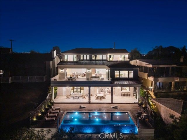 702 Saint James Place, Newport Beach, CA 92663