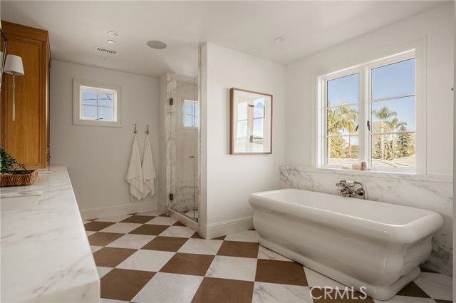 702 Saint James Place, Newport Beach, CA 92663